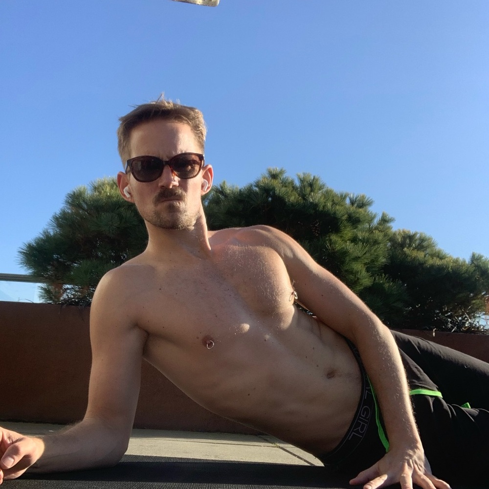 Meet your Posher, Clark